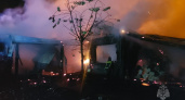 В МЧС рассказали, что 49 огнеборцев тушили два полыхающих дома в Цыганском Поселке Пензы 