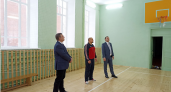 Отремонтированный спортзал в сердобской школе осмотрел Алексей Комаров 