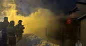 25 огнеборцев тушили полыхающий дом на улице Маресьева в Пензе