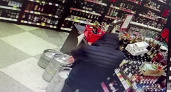 30-летний пензенец украл из магазина бутылку коньяка за 12 тысяч рублей 