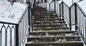 В Пензе завершился монтаж перил лестницы у памятника Первопоселенцу