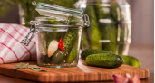 Почему мы неправильно маринуем огурцы - 3 ошибки портят весь вкус: мягкие, “как ватные”, не хрустят, без аромата 