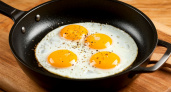 Не сало и не масло, а гораздо полезнее: на чём жарят яичницу грамотные хозяйки — запомните раз и навсегда