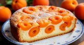 Влажный йогуртовый пирог с абрикосами: простой рецепт 