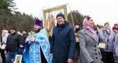 «Спастись можно только в единстве»: как крестный ход в Заречном собрал сотни верующих 