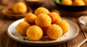 Хрустящие шарики из манки за 1 минуту. Простой вирусный рецепт, который покорил мир 