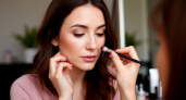 Омолаживающий макияж за 10 минут: наношу тональник по особой схеме - визажисты давно скрывали это