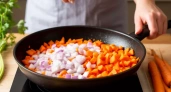 Что обжаривать первым: лук или морковь – хозяйкам дали четкий ответ – в давнем споре поставлена точка 