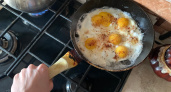 Не сало и не масло, а в 100 раз полезнее: на чём жарят яичницу умные хозяйки — запомните раз и на всю жизнь