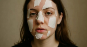 Клею туалетную бумагу на лицо: странная, но эффективная процедура для красоты кожи