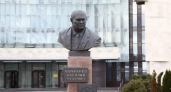 Губернатор почтил память выдающегося земляка