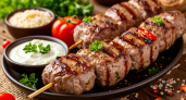 Готовится на даче за 10 минут: густой чесночный соус - пикантный вкус и идеально дополняет мясо 