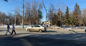 Полицейские ищут очевидцев аварии на ул. Суворова с участием трех автомобилей 