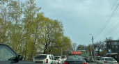Жители Зари жалуются на километровый затор 