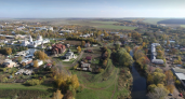 3 часа от Москвы маленький городок: старинная архитектура, древний кремль и улицы с купеческими особняками - а туристов совсем нет