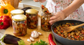 Баклажаны на варю и тушу, а жарю с чесноком и закрываю в банки: зимой с пюре — самая хитовая закуска 