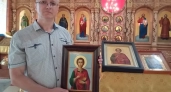 В ахунском храме освятили новую икону Пантелеимона художника-живописца Михаила Калинина
