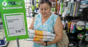 Умные хозяйки помешались на этой самоклейке из Fix Price: берут рулонами за 116 рублей — старые тумбы и полки не узнать
