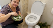 Сосновые иголки пересыпаю солью и добавляю уксус — ржавчина и мочевой камень в унитазе исчезают без следа: в туалете аромат хвойного леса 