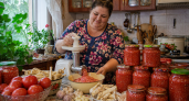 Спелые помидоры кручу с хреном и чесноком: получается ядреный хренодёр — зимой к борщу, салу и черному хлебу  