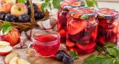 Яблоки + целые сливы — и никакой сложной возни: закрываю «Рубиновый закат», зимой выпиваем до последней капли 