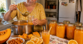 Оранжевую тыкву больше не запекаю: варю 5 кг с курагой и апельсином — получается густой нектар, дети пьют банками вместо газировки   