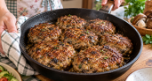 Грибные котлеты теперь готовлю чаще мясных: всего щепотка этого ингредиента меняет аромат — внутри сочные, сверху румяные