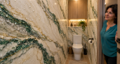 Плитка в туалете — профанация: сейчас на кривые стены клеят гибкий мрамор с Ozon — режется ножницами и не боится воды