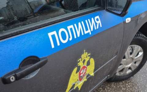 Двое подростков чуть унесли крупную сумму, обдурив кассиршу в ТЦ Пензы