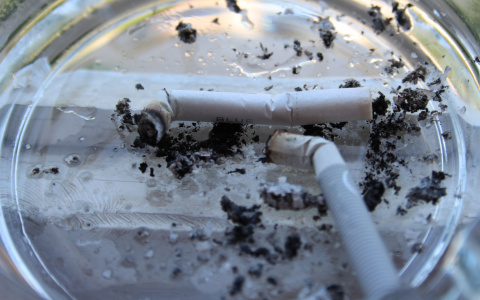 Пензячка может добиться компенсации за пуховик, прожженный сброшенной с балкона сигаретой