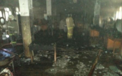 В Пензе 18 пожарных тушили гараж