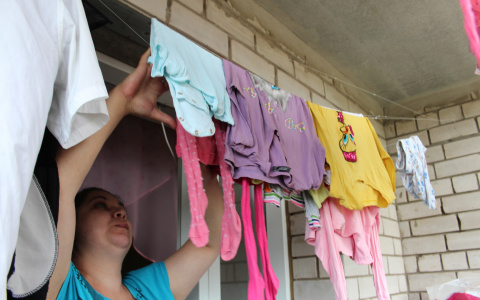 В Сердобске сгоревший дом помог многодетной семье воссоединиться