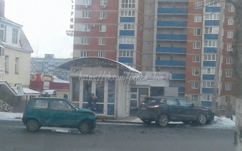 Автогонщица на "Оке" протаранила  Nissan QASHQAI