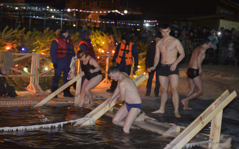 Акваланги и спасатели на Крещение в Спутнике остались не у дел