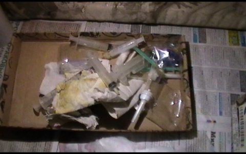 В Пензе посетители наркопритона для конспирации выходили через окно