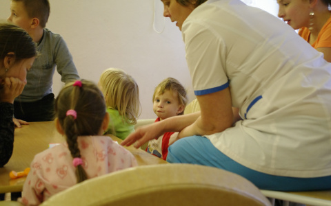 Пензенский губернатор призвал получивших новые машины педиатров работать быстрее