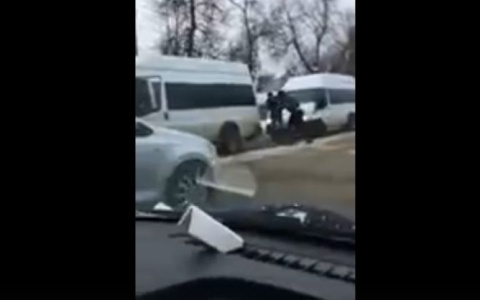 В Пензе драка двух водителей маршруток попала на видео