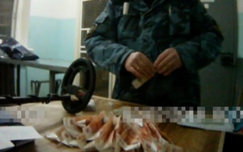 В Пензе осуждённый пытался пронести в СИЗО 170 тысяч рублей в сигаретах