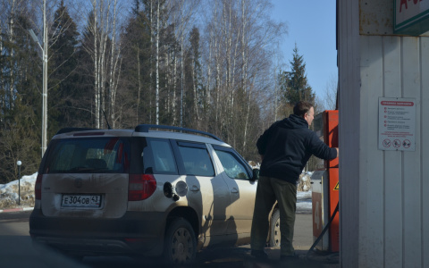 Машины жителей Башмакова глохнут после заправки на АЗС у кладбища