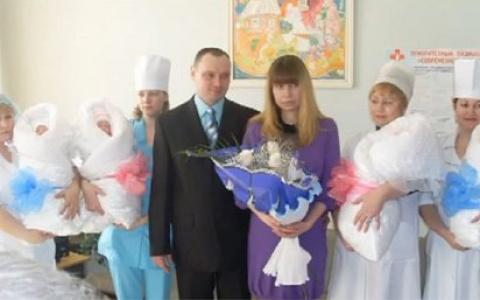 "Он опустился", — мать четверняшек об их отце, задолжавшем алименты за пять лет