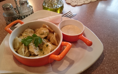 Житель Кузнецка обнаружил в блюде из кафе клок женских волос