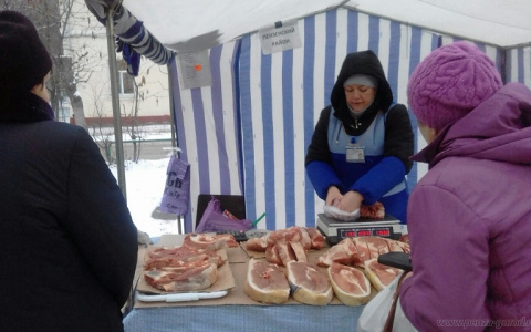 В Пензе на площади Ленина возобновилась сезонная ярмарка
