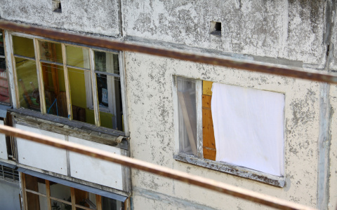 Суд заставил управляющую компанию отремонтировать балкон пензячки, грозивший рухнуть