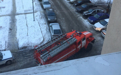 Спецслужбы выехали на Сухумскую из-за подозрительного предмета в лифте