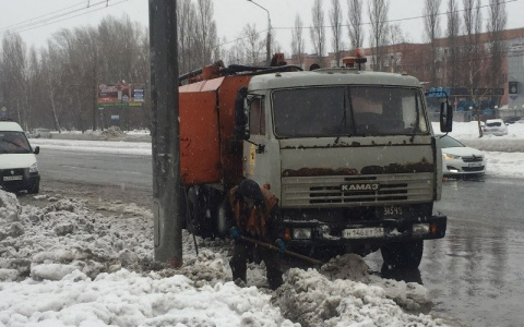 В Пензе раскритиковали работу МУП "Пензадормост" за неубранный лед