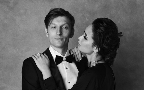 Супруга Павла Воли появилась на людях в прозрачном пиджаке