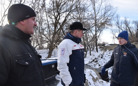 Виктор Кувайцев проверил строительство школы на Шуисте