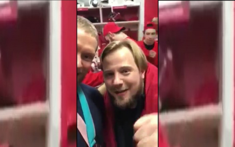 Сергей Андронов снял видео победной песни российских хоккеистов