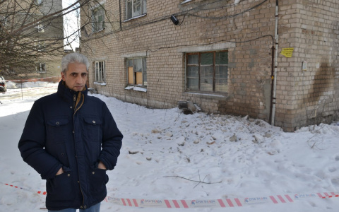 В Пензе стены аварийного дома на Кулибина, 10, укрепят стойками