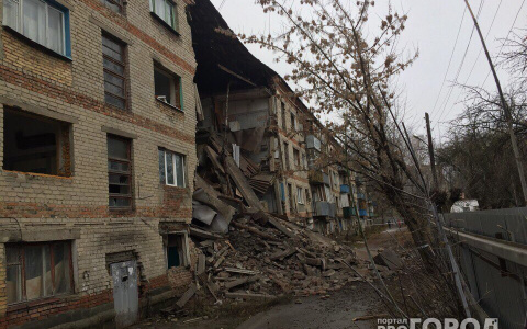 Из дома на Ударной 35, официально выселили последних жильцов